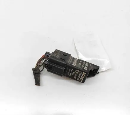 Glow plug pre-heat relay