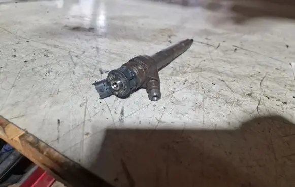Jaguar XE Fuel injector 0445110664