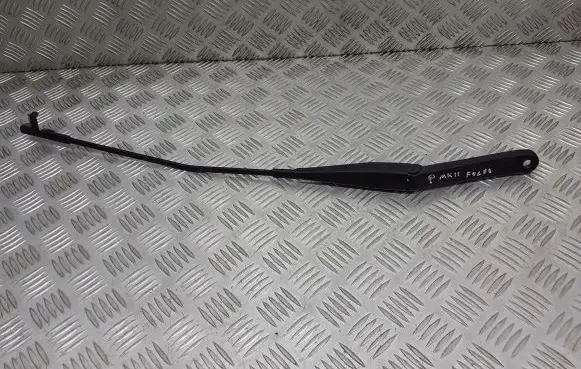 Ford Focus Front wiper blade arm 4M5117526CC
