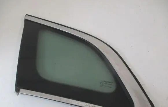 Renault Kadjar Rear vent window glass 833071847R