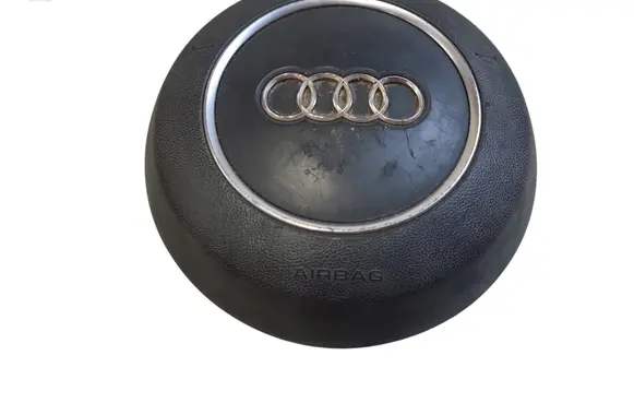 Audi A1 Steering wheel airbag 8X0880201A 611146800C