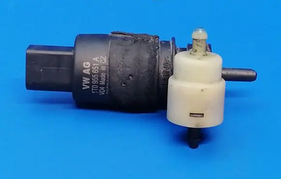 Audi A6 S6 C6 4F Windscreen/windshield washer pump 1T0955651A