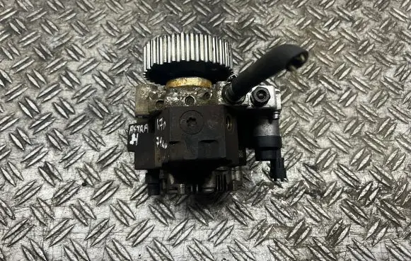 Opel Astra H Fuel injection high pressure pump 0445010086