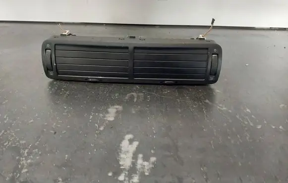 Volkswagen PASSAT B5 Dash center air vent grill 3B0819728D