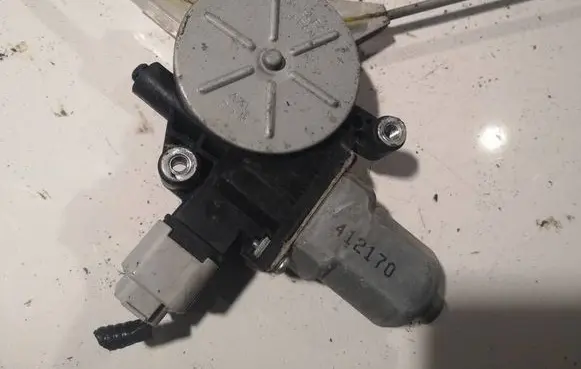 Honda FR-V Rear door window regulator motor 412170
