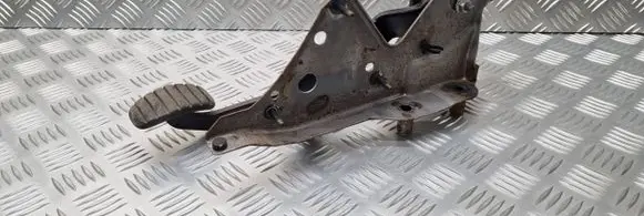 Renault Clio III Brake pedal 8200711631