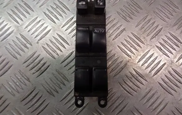 Nissan Primera Electric window control switch 25401AV690