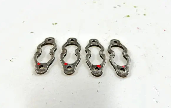 Audi A4 S4 B8 8K Fuel Injector clamp holder 