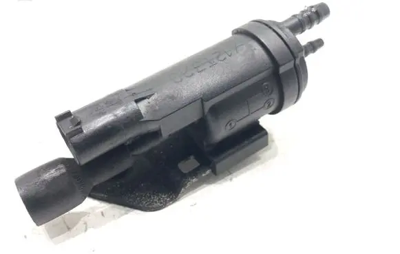 Mercedes-Benz ML W166 Fuel pressure regulator 0025407097