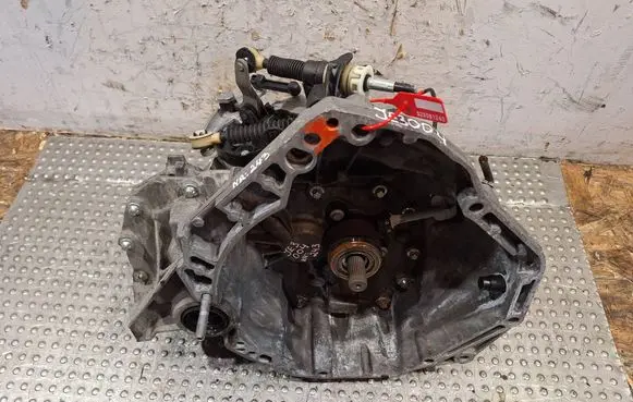 Renault Twingo III Manual 5 speed gearbox S25081243 JE3004