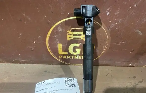 Mercedes-Benz C W204 Fuel injector A6510704987 228354010