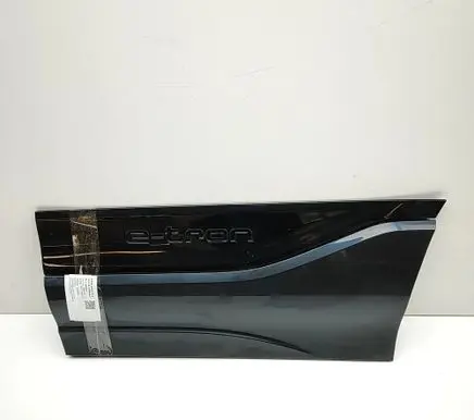 Audi Q6 e-tron Rear door trim (molding) 85H853969A