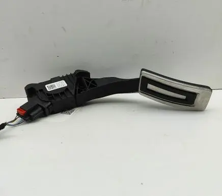 Volkswagen Golf VII Accelerator throttle pedal 5Q2723503D