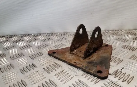 Iveco Daily 35 - 40.10 Lower shock absorber bracket 