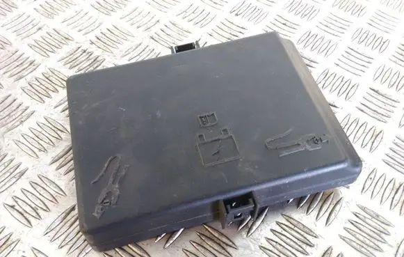 Maserati Ghibli Fuse box cover 7171381630