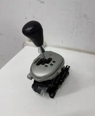 Toyota Yaris Gear shifter/selector 8945152020 AV2309 060705