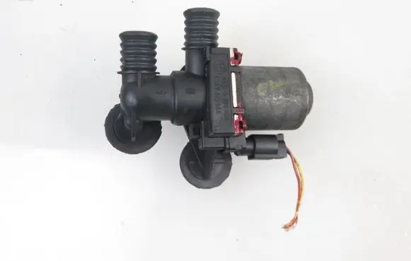 BMW 3 E46 Coolant heater control valve 8369805