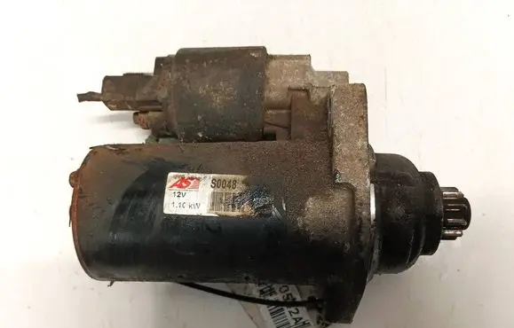 Volkswagen Golf IV Starter motor s0048
