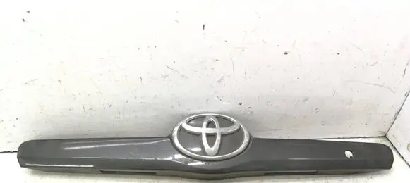 Toyota Camry Trunk door license plate light bar 7680106120 T0Y0TA 06120G