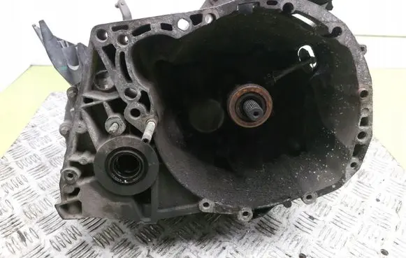 Renault Modus Manual 5 speed gearbox 820021