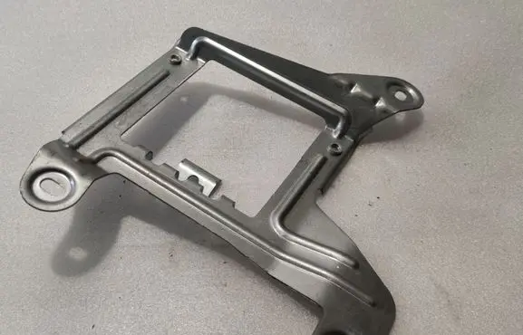 Mercedes-Benz GL X166 Holder (bracket) A1665450400