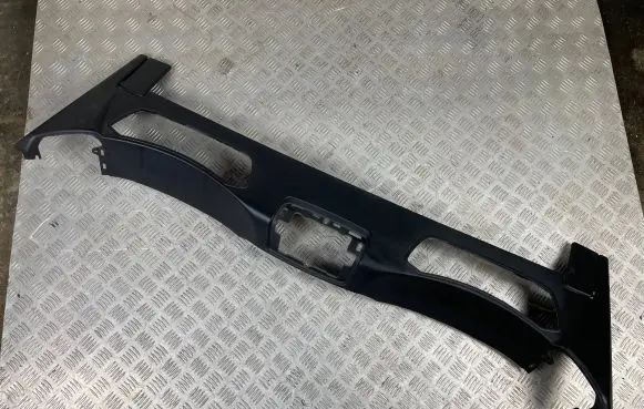 Parcel shelf