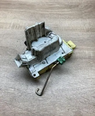 Ford Focus Rear door lock 1M5AA26413BA 2M51A264A27GA LEFTSIDE