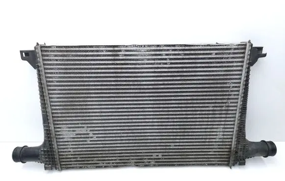 Volkswagen Touran III Intercooler radiator ED668003 4M0145805C
