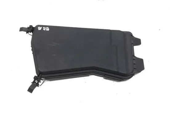 Mercedes-Benz E W212 Fuse box cover A2125400382