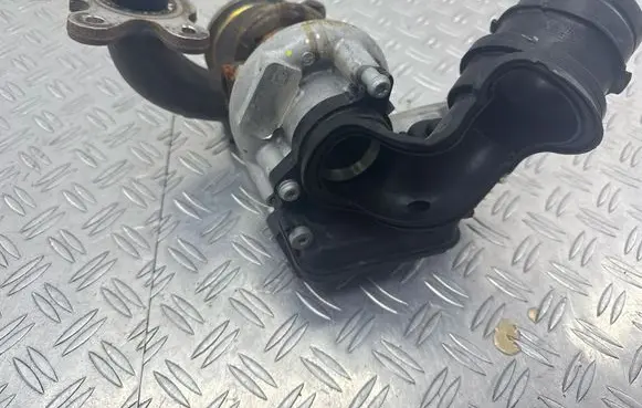 Volkswagen PASSAT B8 Turbo 04E145715M