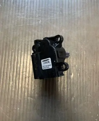 Hyundai Santa Fe Air flap motor/actuator D332CK8AA04