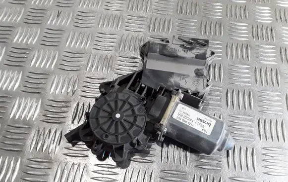 Peugeot 207 Front door window regulator motor 7M3959802 YM2114533AA