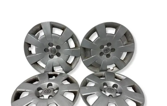 Toyota Avensis T250 R16 wheel hub/cap/trim 42602CA020 7004