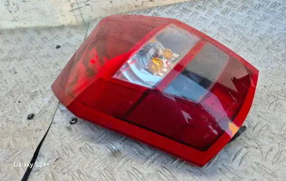 Chrysler 300 - 300C Rear/tail lights 04805967AH 04805967 61B57020087