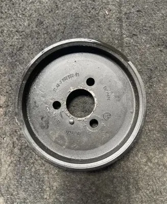 BMW 5 E60 E61 Power steering pump pulley 7807572