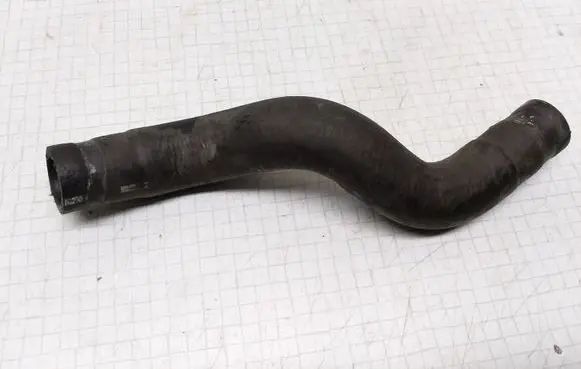 Volvo V70 Engine coolant pipe/hose