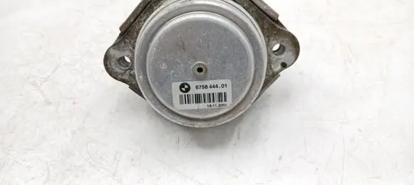 BMW X5 E53 Engine mount bracket 6758444