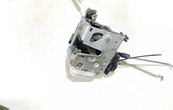 Audi A4 S4 B5 8D Front door lock