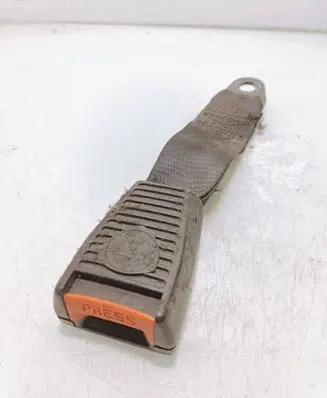Rear seatbelt buckle