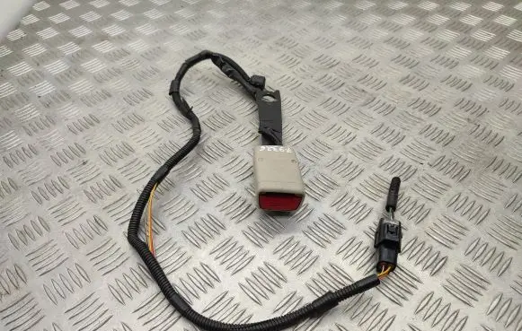 Lexus RX 330 - 350 - 400H Front seatbelt buckle E067902