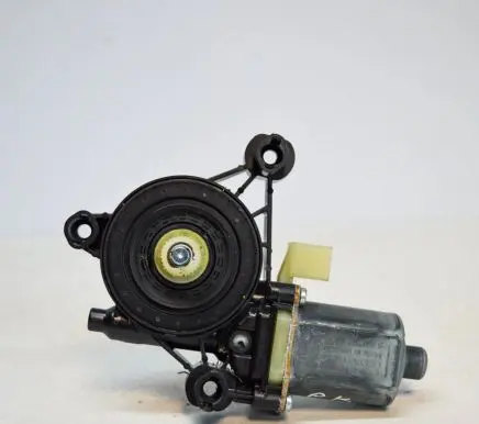 Audi A3 S3 8V Front door window regulator motor 5Q0959802B