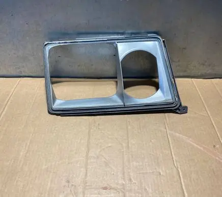 Mercedes-Benz E W124 Headlight part 12957800 129578