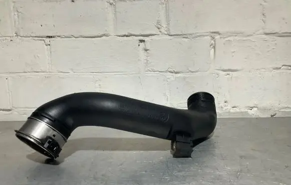 BMW 5 F10 F11 Intercooler hose/pipe 7582314