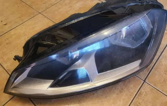 Volkswagen Golf VII Headlight/headlamp 5G1941005 90023345