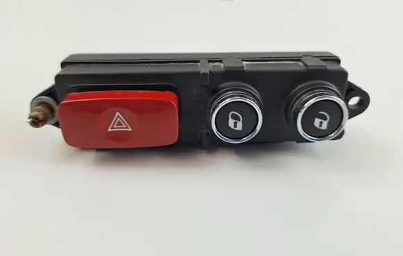 Maserati GranTurismo Hazard light switch 237803 156067820 156067821