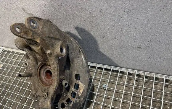 Audi Q7 4L Rear wheel hub spindle/knuckle 7L8505435