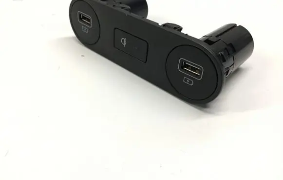 Hyundai Ioniq 5 USB socket connector 84673GI100