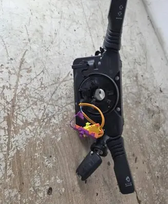 Wiper turn signal indicator stalk/switch