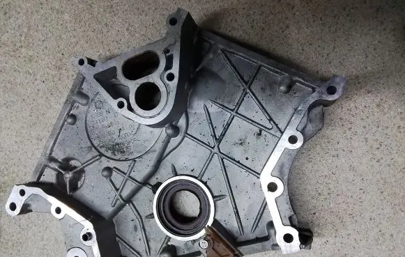 BMW M5 Timing chain cover 7553364