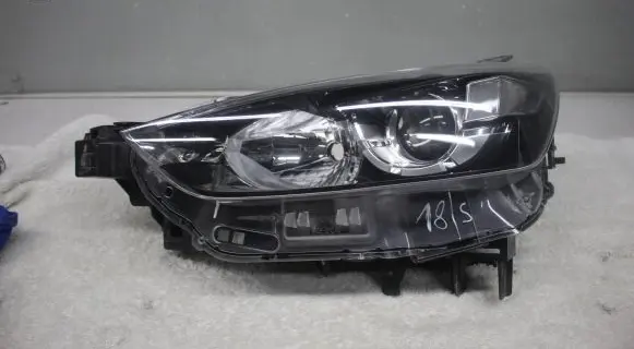 Mazda CX-3 Headlight/headlamp D10E51040